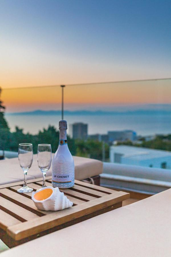 Flyviewflatsgold Privatehottub With Seaview Apartment Ixia  Exterior photo